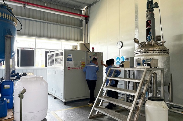 玻璃膜液反应釜防爆冷热一体水温机「恒盛机械」