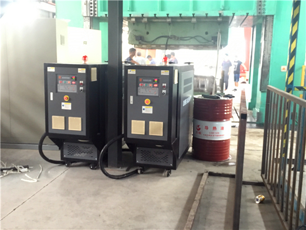 SMC模具加热油温机 (10) SMC模具加热油温机 (10)