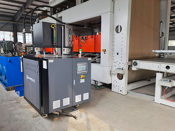 热压板成型油加热器 热压板成型油加热器