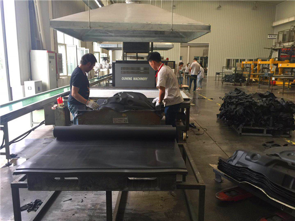 内饰件压板加热油温机 (7) 内饰件压板加热油温机 (7)