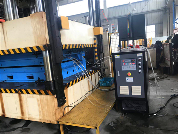 内饰件热压成型模温机 (2) 内饰件热压成型模温机 (2)