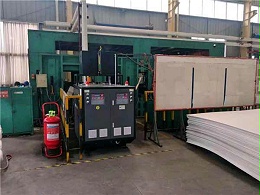 汽车内饰件顶棚干法和湿法工艺的异同「恒盛机械」