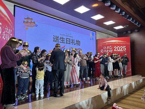 金海岸注册机械2024年度年会盛况，2025让自己变得更好