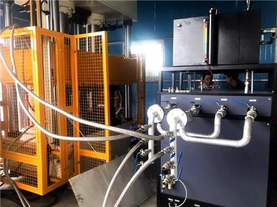 RTM成型工艺合模与注胶过程「金海岸注册机械」